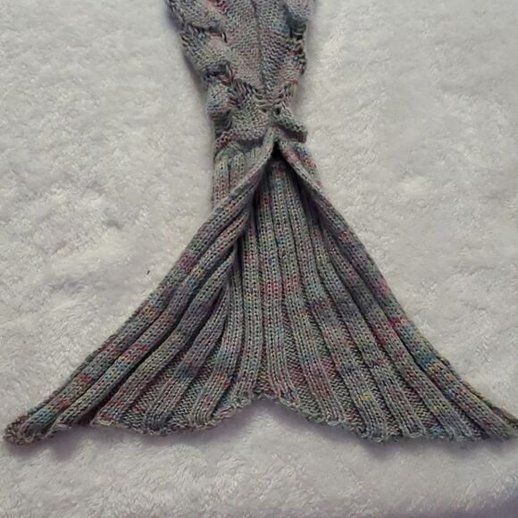 Mermaid Tail Blanket Handmade Crochet - Picture 7 of 12